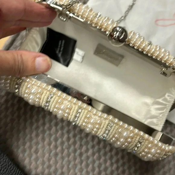 NWOT BADGLEY MISCHKA JEWEL evening bag rhinestone and pearl w silver chain - Picture 3 of 4
